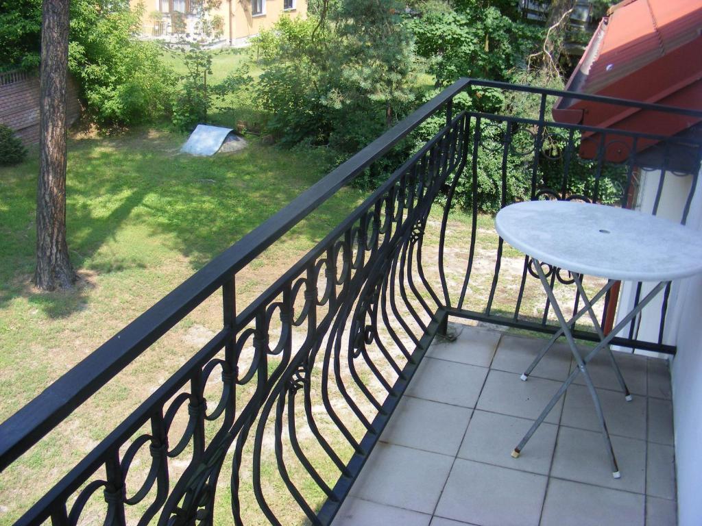 Sosnowy Dworek Apartamento Józefów Exterior foto