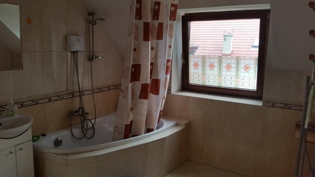 Sosnowy Dworek Apartamento Józefów Exterior foto