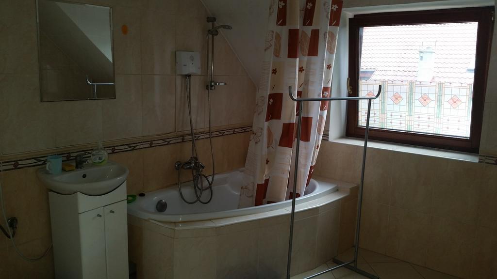 Sosnowy Dworek Apartamento Józefów Exterior foto