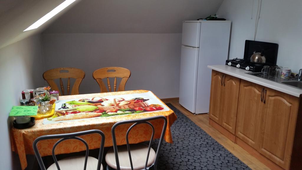 Sosnowy Dworek Apartamento Józefów Exterior foto