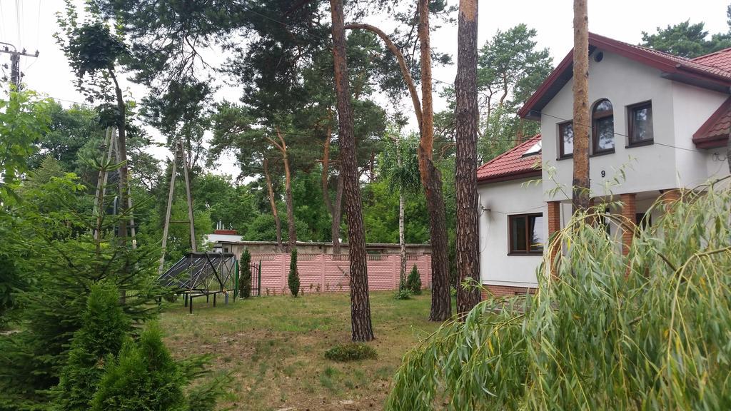 Sosnowy Dworek Apartamento Józefów Exterior foto